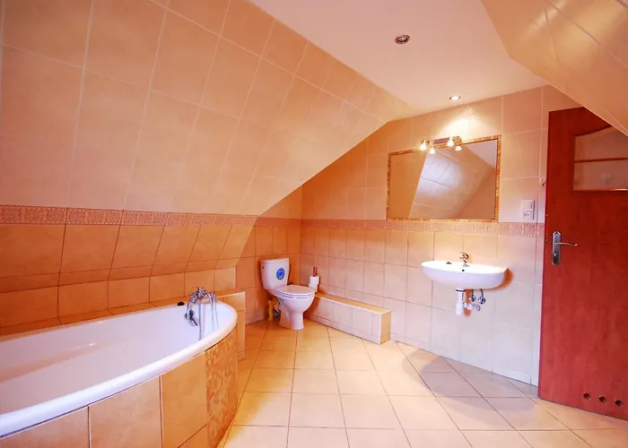 Adonis Pensión Chłopy